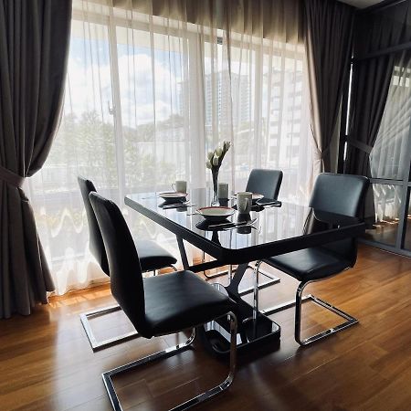 B.Suites 21 Kota Kinabalu Buitenkant foto
