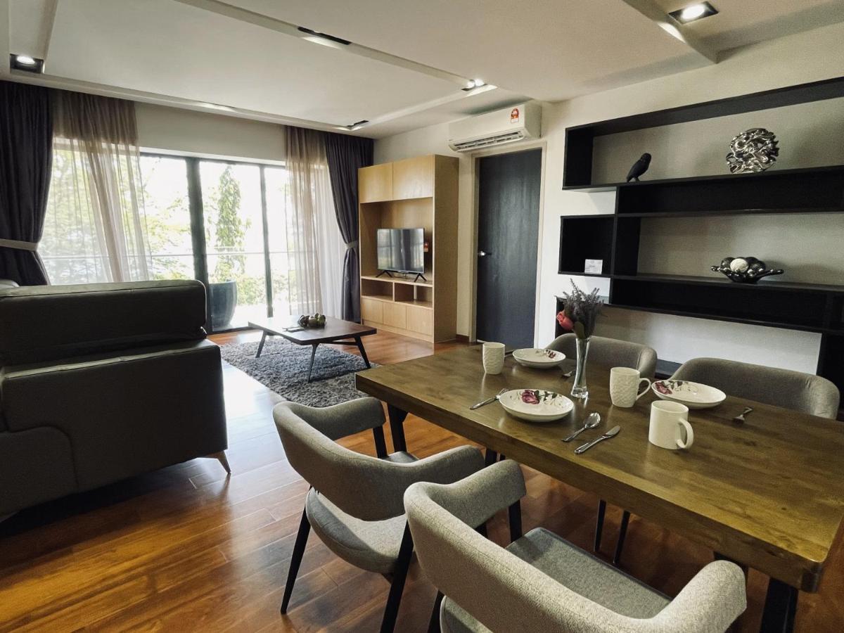 B.Suites 21 Kota Kinabalu Buitenkant foto