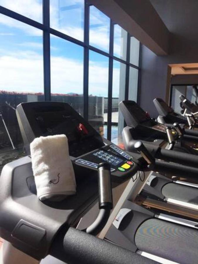 B.Suites 21 Kota Kinabalu Buitenkant foto