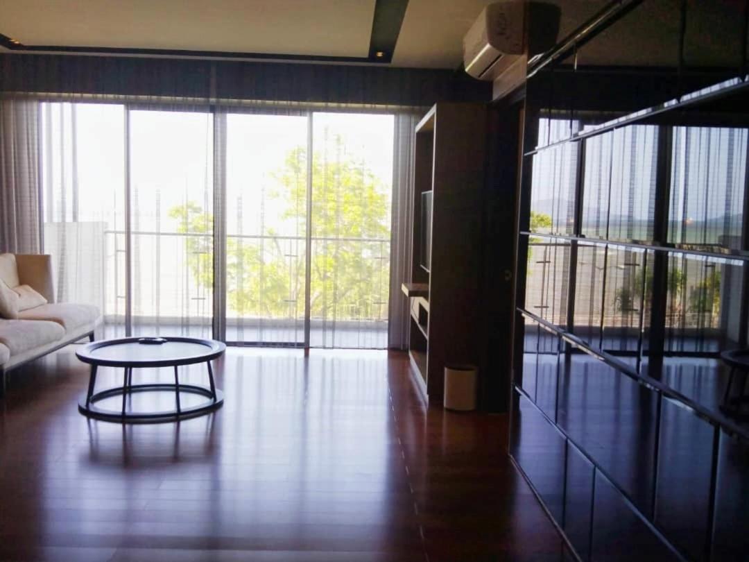 B.Suites 21 Kota Kinabalu Buitenkant foto